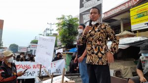 Keluarga Pedagang Pasar Weleri Gelar Aksi Damai, Minta Tempat Berjualan di Lokasi Lama