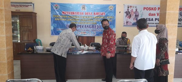 Penandatanganan berita acara BLT DD Pucangrejo