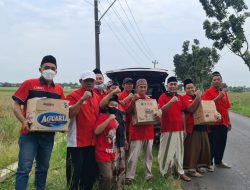 Ramadan 1443 H, Ketua Komisi A DPRD Kendal Bagikan Takjil dan Gelar Bukber