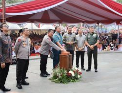 Kapolri Resmikan Monumen Jenderal Hoegeng di Pekalongan