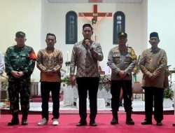 Monitoring ke Gereja, Bupati Dico Berikan Pesan Jaga Kerukunan dan Kebersamaan