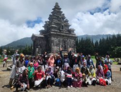 Lebih Dekatkan Diri, Munawir Ajak Tim Lengkapnya Berlibur Ke Dieng