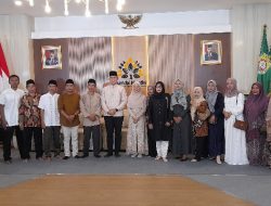 Warga Antusias Datangi Open House Bupati Kendal