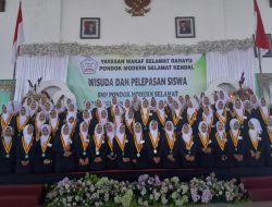 255 Santri dan santriwati Pondok Modern Selamat Diwisuda