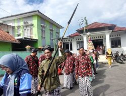 Tombak Kiai Tunggul Desa Pamriyan Diarak dan Dikenalkan Warga