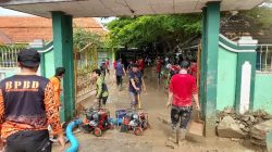 Lebih dari 2.000 Orang Kerja Bakti Massal Bersihkan Sampah dan Lumpur Banjir