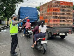 Banjir di Patebon, Polres Kendal Berlakukan Contra Flow