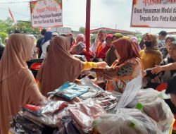 Warga Antusias Serbu Pasar Murah
