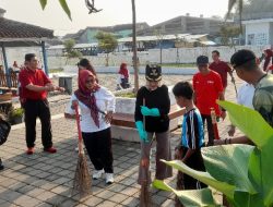 Luncurkan Program Bersatu Siaga, Bupati Tika ikut Kerja Bakti