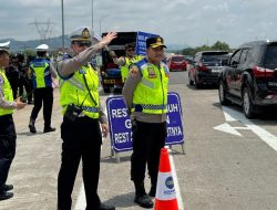 Pastikan Kelancaran Arus Balik, Kapolres Kendal Pantau Rest Area Tol Semarang-Batang